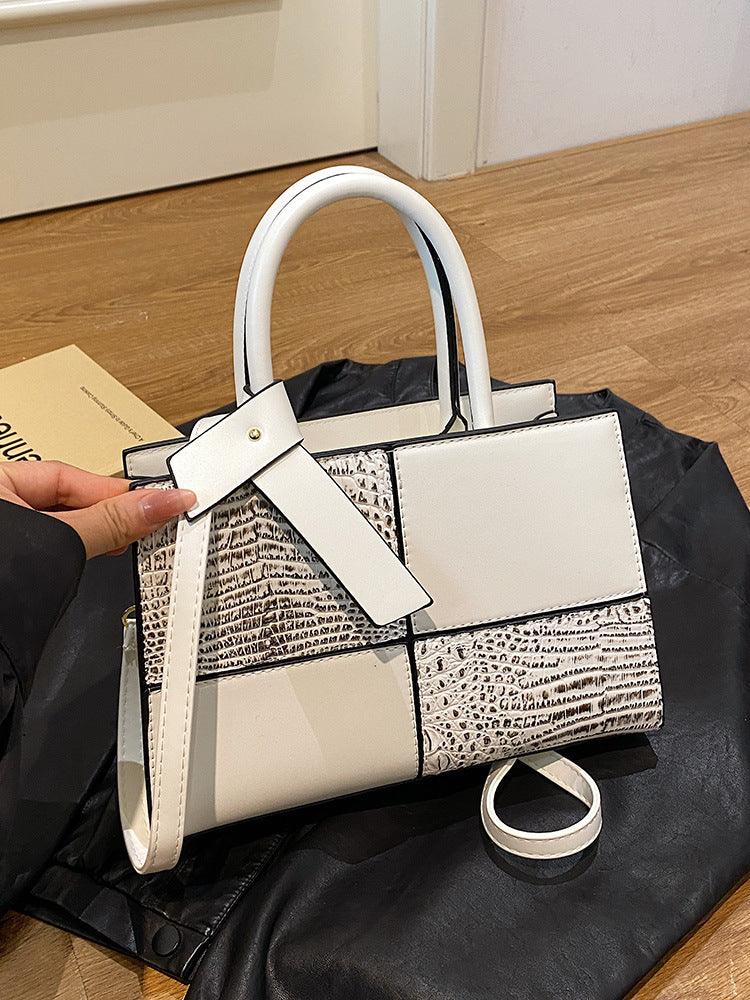Fashionable Tote Bag for Women .