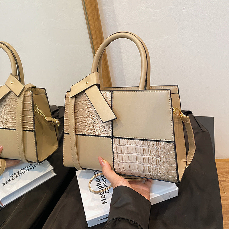 Fashionable Tote Bag for Women .