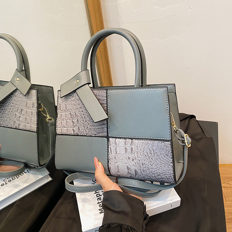 Fashionable Tote Bag for Women .