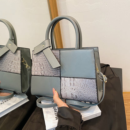 Fashionable Tote Bag for Women .