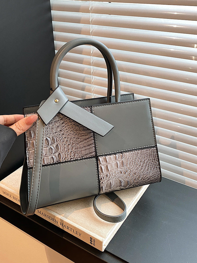 Fashionable Tote Bag for Women .
